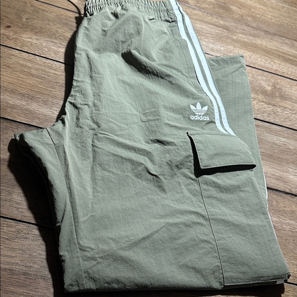 Adidas Men's Khaki Cargo Pants - Picture 6 of 6